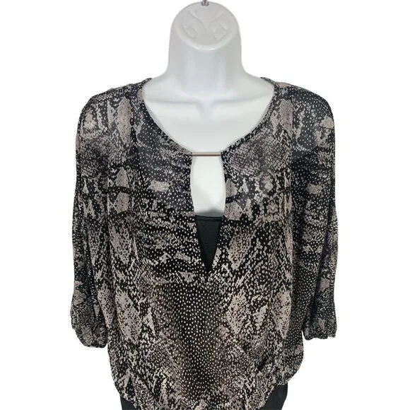 Jennifer Lopez Womens Small Snake Print Blouse With Keyhole Neckline Small - Picture 2 of 13